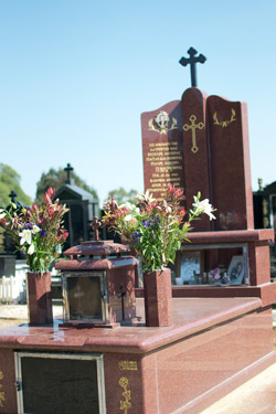 Anthony and Preston Memorials - Single Monument